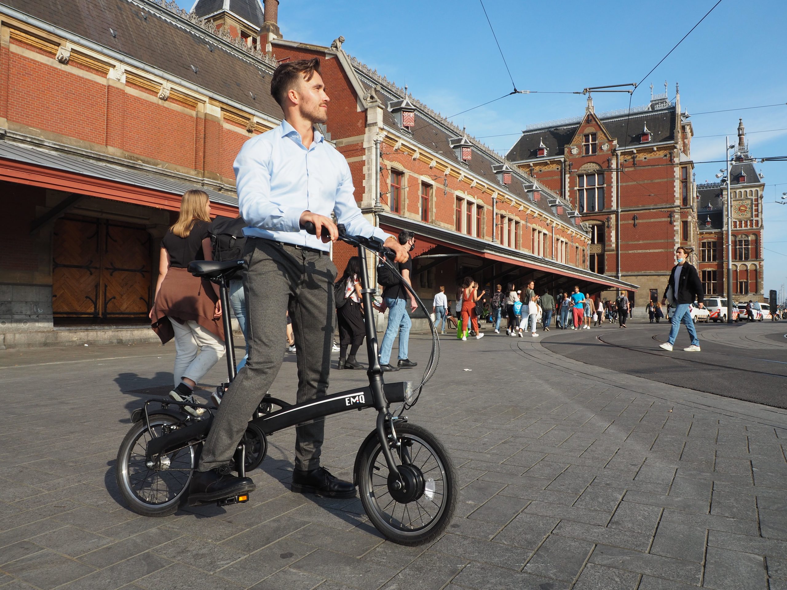 elektrische vouwfiets in de stad